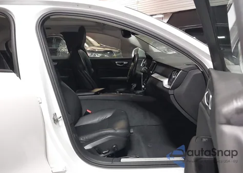 2019 Volvo S60 T6 Momentum z USA, uszkodzony, nr VIN 7JRA22TK0KG017352